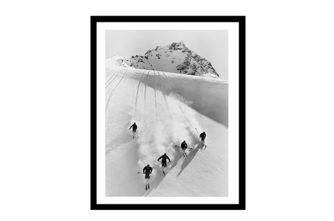 Hovedbilde 5 menn på pudderføre 