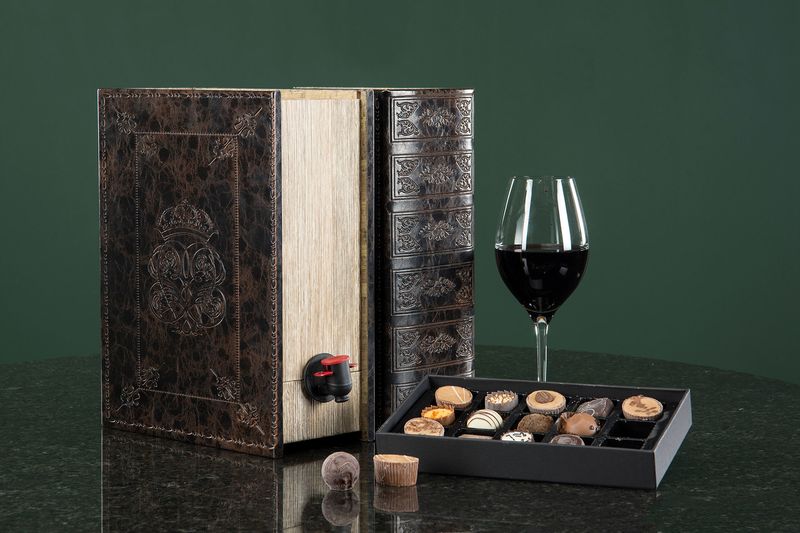 Vinbox i lær. 