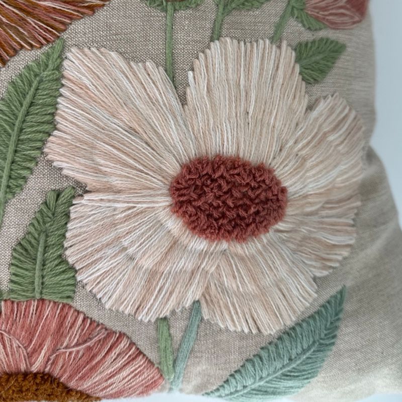 Brodert putetrekk PEONIA