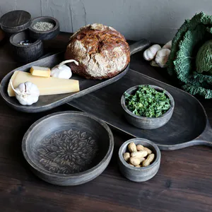 Hovedbilde Tours sk&aring;l med utskj&aelig;ringer. H 5 cm, dia 20 cm